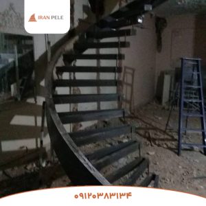 پله گرد فلزی نیم دایره داخلی